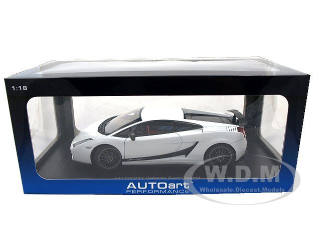   model of Lamborghini Gallardo Superleggera die cast car by AutoArt