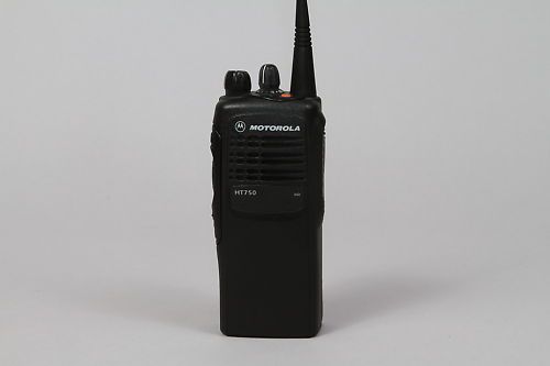 MOTOROLA HT750 UHF 16 CHANNEL RADIO MDL#AAH25RDC9AA3AN  